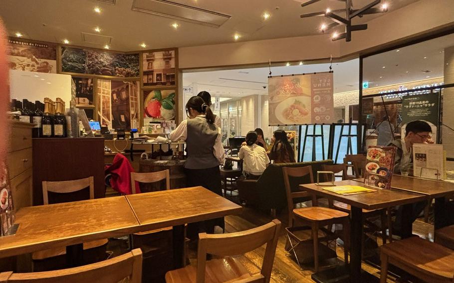 The interior of Cucina e Vino Lavagna.